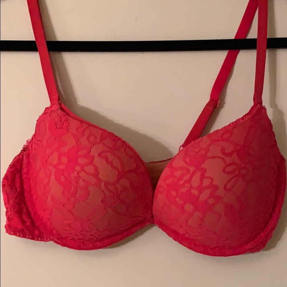 🩷 Victoria’s Secret Coral Lace Push Up Bra 36C